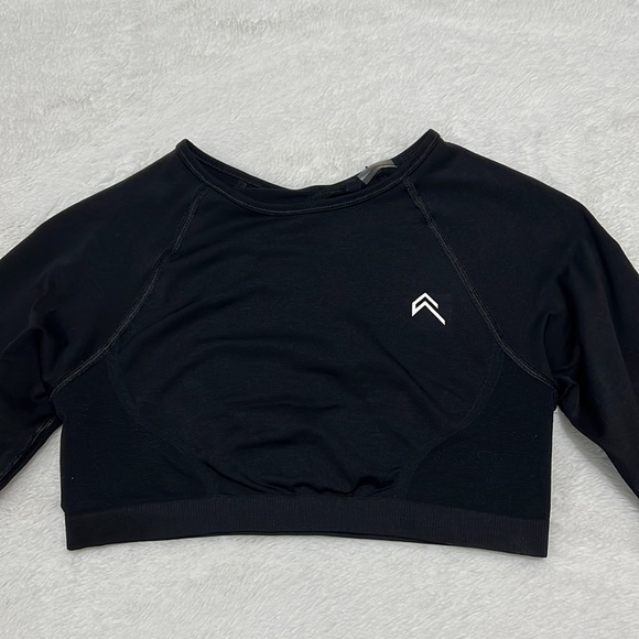 Oner Active Black EFFORTLESS SEAMLESS LONG SLEEVE CROP TOP Size M (printed logo) - Picture 6 of 10